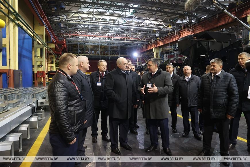 Лукашенко: «Для меня как Президента  это основа — сохранить машиностроение»
