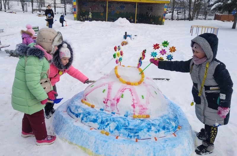 Зимнее  творчество  на радость  детям