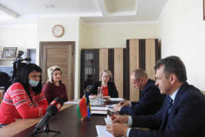 В Несвиже провел прием граждан Помощник Президента Республики Беларусь