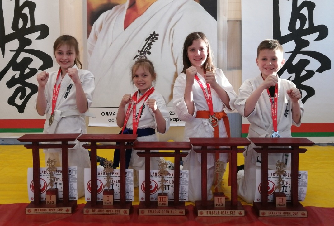 Спортсмены-гимназисты из Несвижа  завоевали 5 медалей на турнире по карате