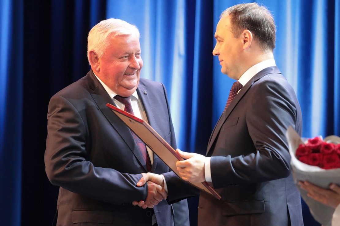 Головченко вручил награды лауреатам премии Правительства за достижения в области качества