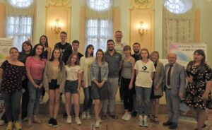 В Несвиже открылся волонтерский экологический лагерь «Замки Беларуси»