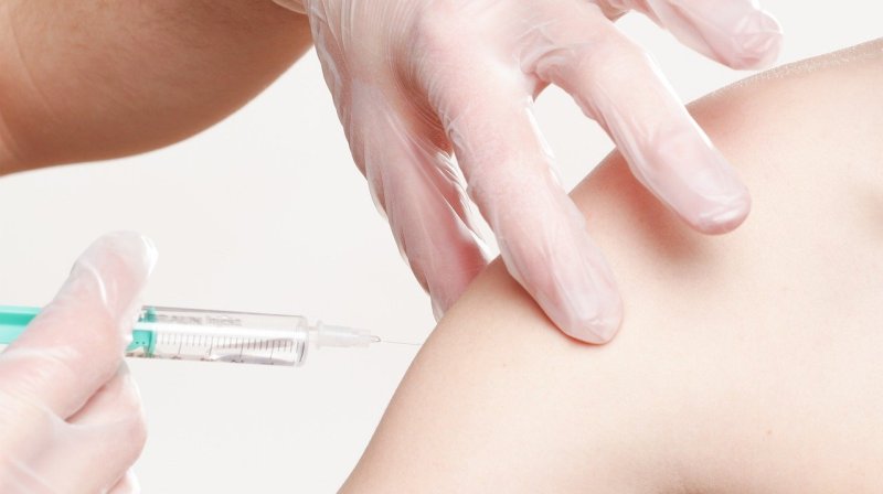 УЗ «Несвижская ЦРБ» приглашает на вакцинацию против коронавирусной инфекции и гриппа