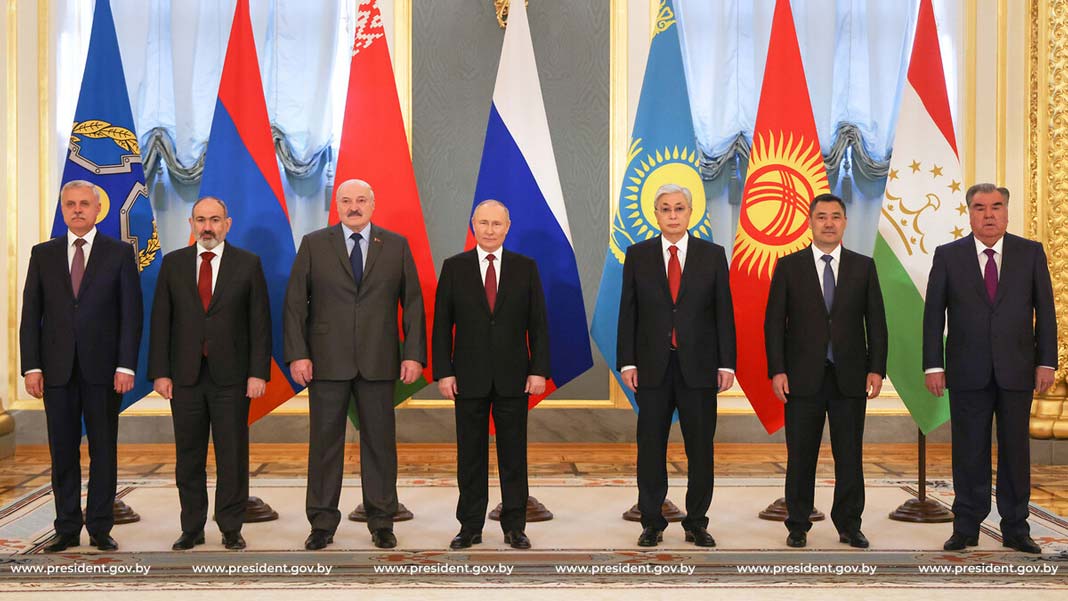 Первая полностью очная встреча с 2019 года. Лукашенко выступил на саммите ОДКБ в Москве