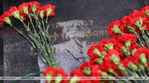 Памятник единственному выжившему хатынцу Иосифу Каминскому открыли в Логойске