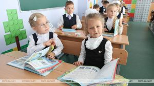 В Беларуси 1 сентября за парты сядут 115 тыс. первоклассников