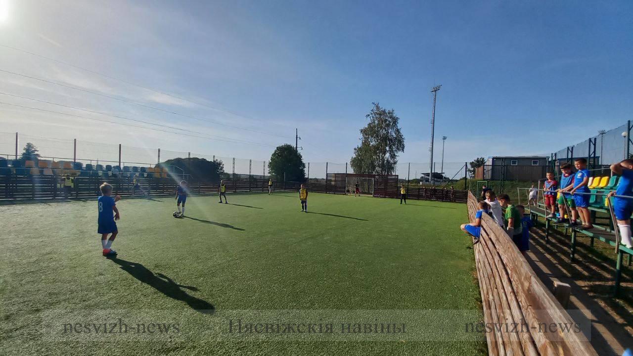 В рамках Недели спорта и здоровья состоялся товарищеский матч по футболу