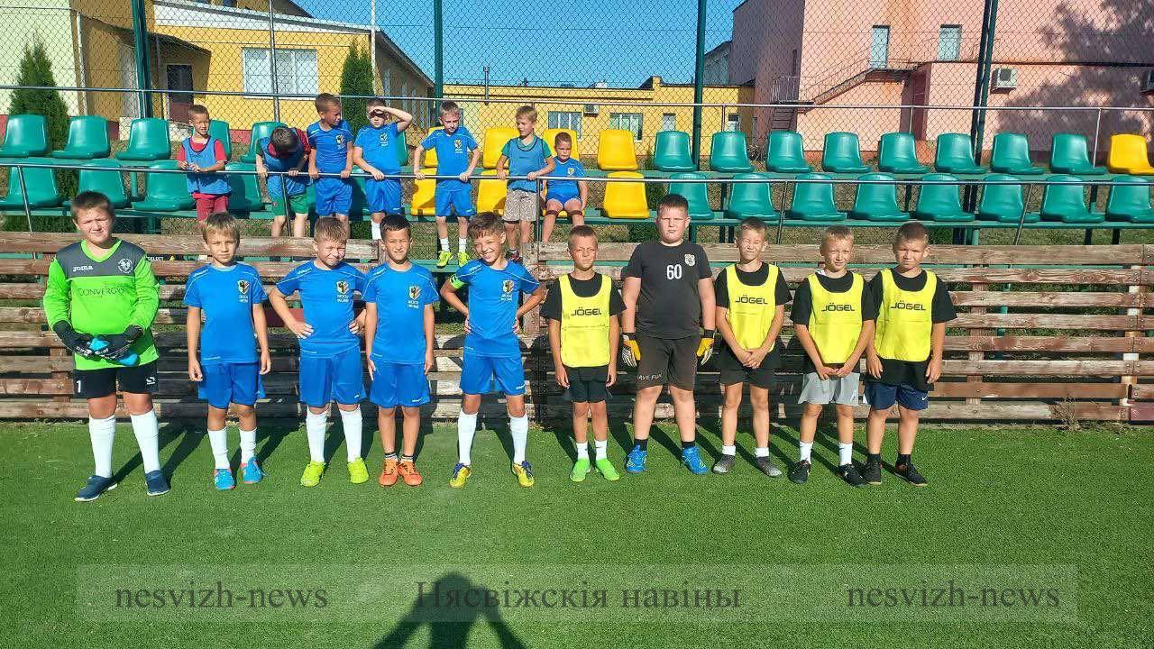 В рамках Недели спорта и здоровья состоялся товарищеский матч по футболу