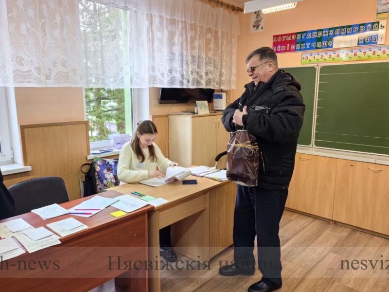 В Несвижском районе продолжается досрочное голосование