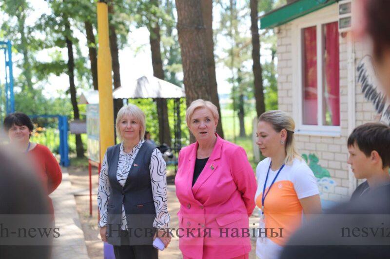 Сенатор Елена Журавлева посетила оздоровительные лагеря "Орленок" и "Эрудит"