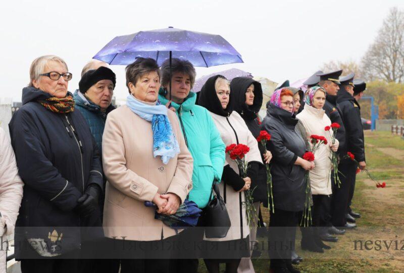 На кладбище в Ужанке состоялась церемония перезахоронения останков, расстрелянных мирных жителей в мае 1943 года