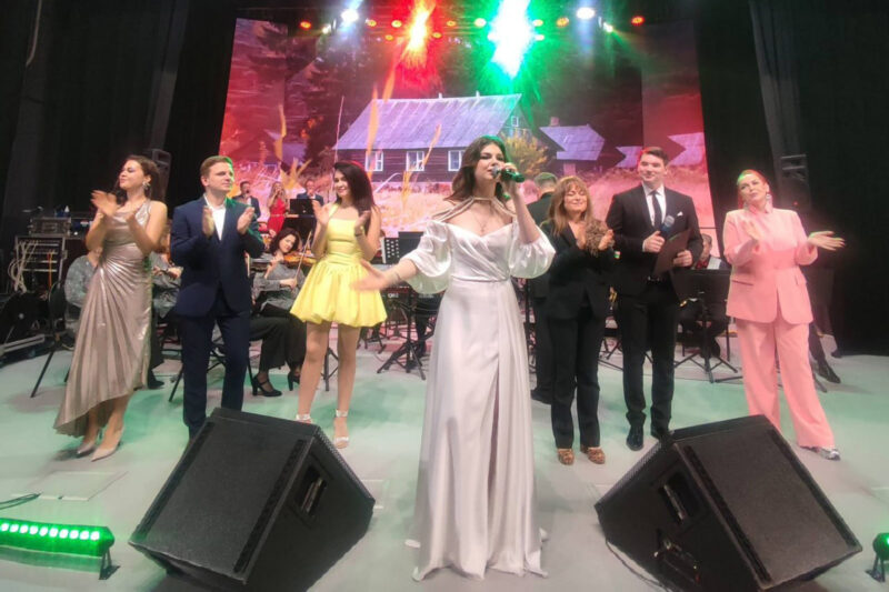 Напоўніць сэрцы слухачоў