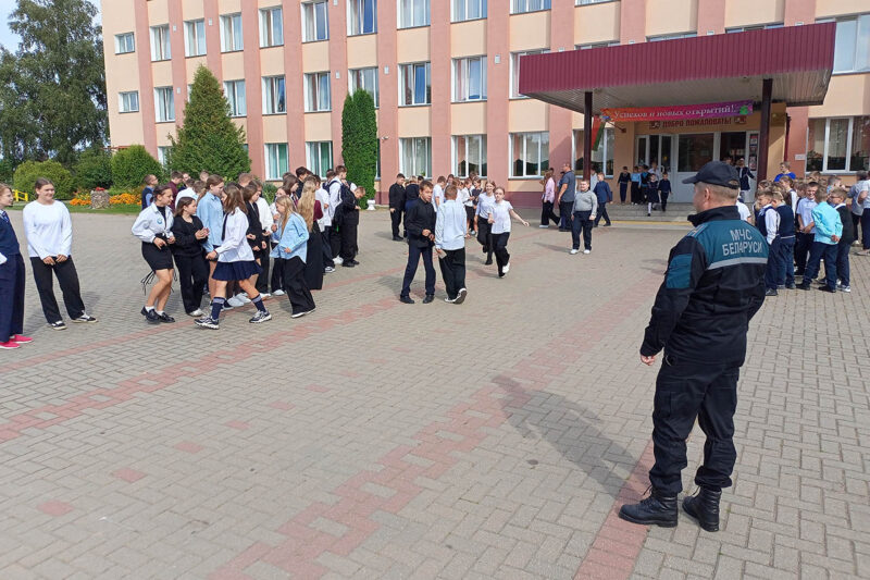 В зоне повышенной готовности: штабная тренировка по гражданской обороне прошла в аг. Снов