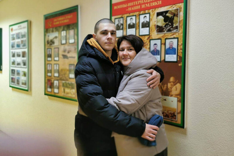 На срочную военную службу отправились юноши Несвижского района