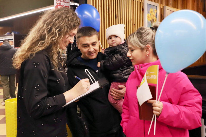 Акция «Люди вместе — мусор раздельно» стартовала с подарками и призывом к ответственности