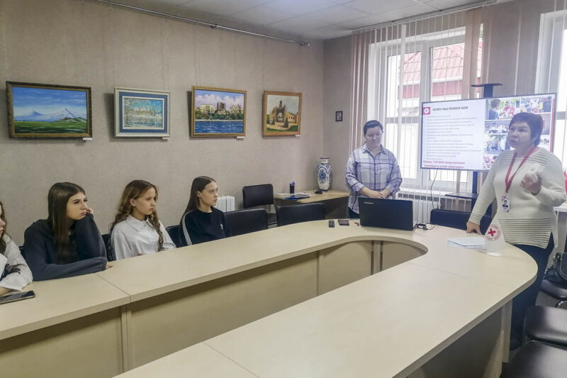 Диалоговая площадка «Объятия табачного дыма» с учащимися школ состоялась в центральной районной библиотеке