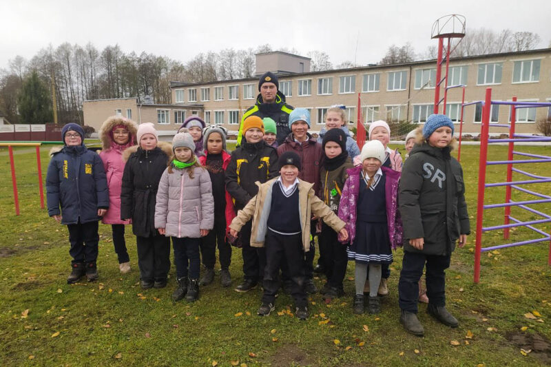 Осенние каникулы без происшествий: ОГАИ Несвижского РОВД напоминает о безопасности на дорогах