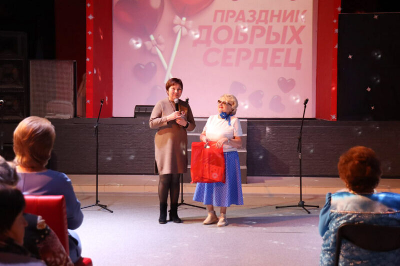 Праздничное мероприятие, посвящённое Дню инвалидов прошло в городском молодёжном центре