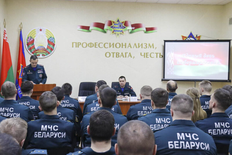 Единый день информирования прошёл в Несвижском гарнизоне с участием работника Министерства