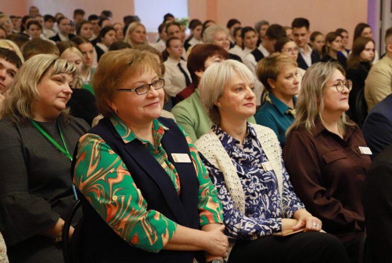 Лидер глазами поколений