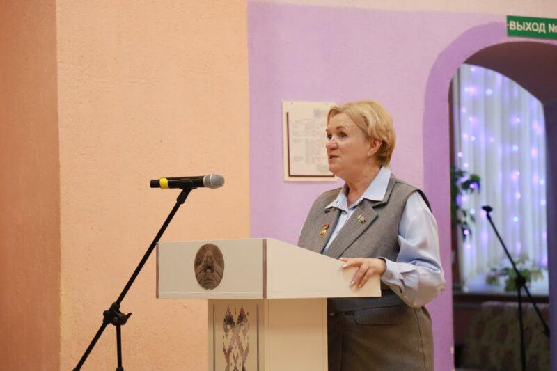 Лидер глазами поколений