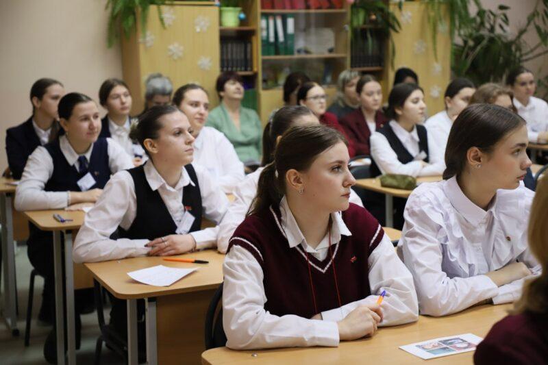 Лидер глазами поколений