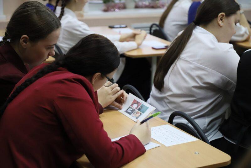 Лидер глазами поколений