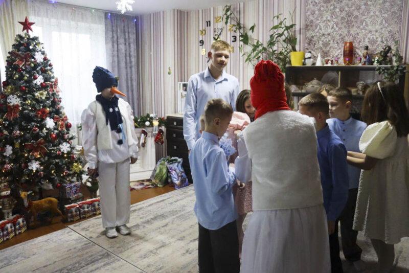 В рамках республиканской акции «Наши дети» поздравления принимала приёмная семья из агрогородка Островки