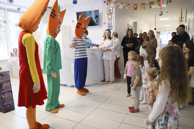 Новогодний праздник для маленьких пациентов детского отделения Несвижской ЦРБ