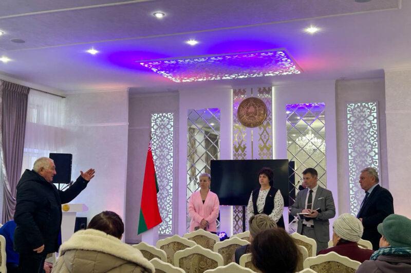 «Только 18 градусов?». Горожане вступили в жесткий диалог с властью из-за холода в домах