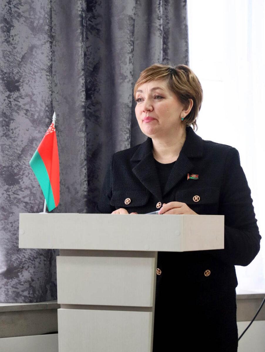 Елена Клишевич провела открытый диалог с работающей молодежью и членами Молодёжного совета