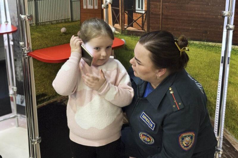 Обучающий тренинг для родителей и детей прошел в центре безопасности