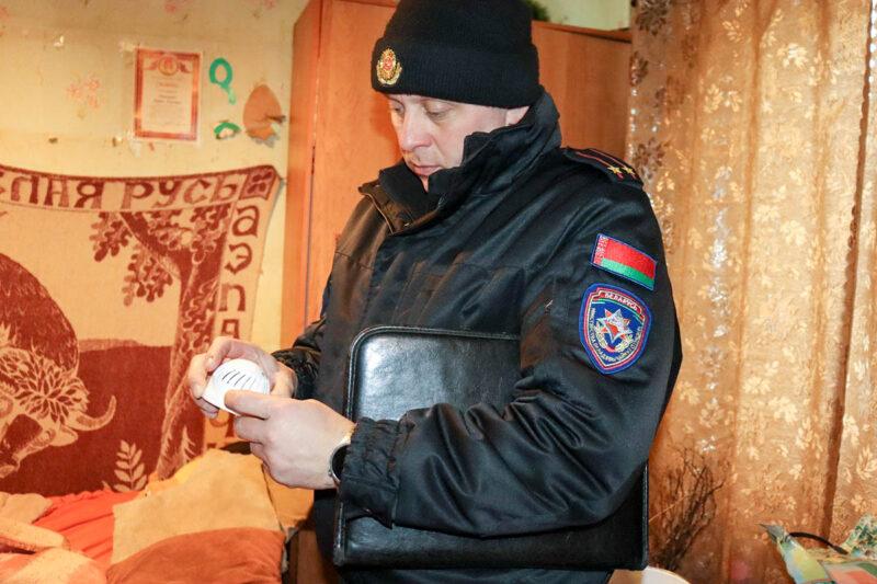 Работа по предупреждению пожаров в жилищном фонде граждан продолжается