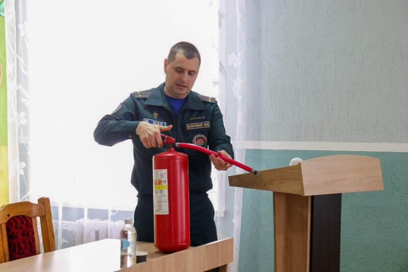 За бяспеку — адказныя разам: начальнік Нясвіжскага РАНС Максім Балацяны сустрэўся з працоўным калектывам ДП “ЭБ “Свеклавічная”