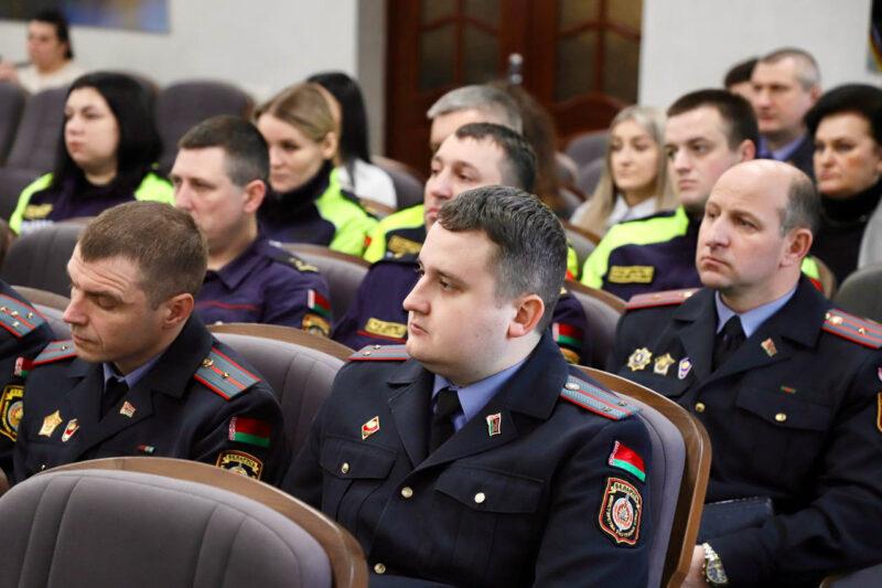 В Несвижском РОВД прошел единый день информирования для сотрудников