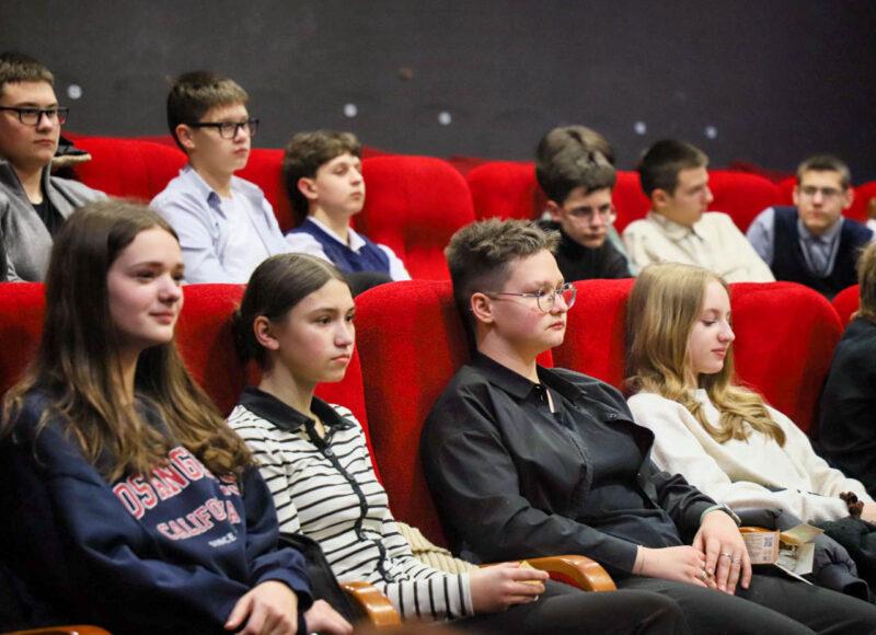 В кинотеатре «Салют» состоялась общереспубликанская премьера фильма «Душа защитника»