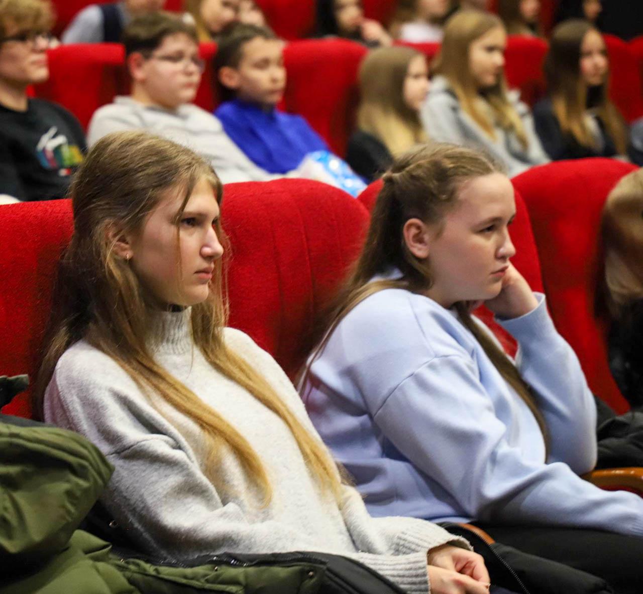 В кинотеатре «Салют» состоялась общереспубликанская премьера фильма «Душа защитника»