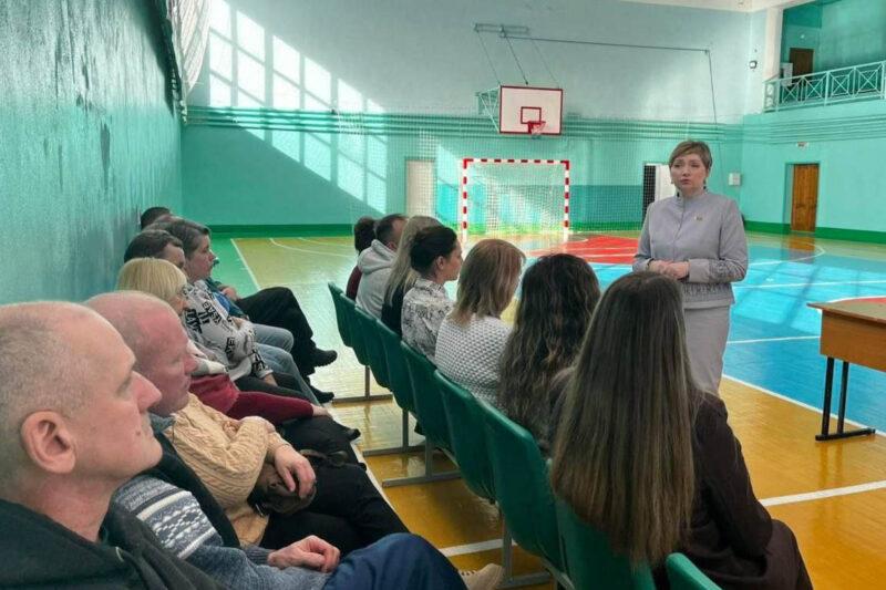 Депутат Елена Клишевич встретилась с трудовыми коллективами Несвижчины