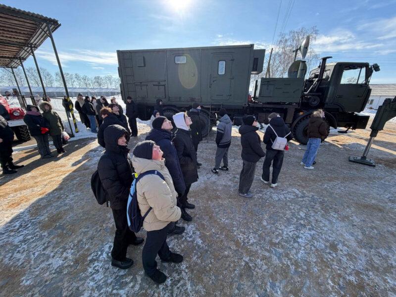 «День открытых дверей» для учащихся провели военнослужащие 85 бригады связи