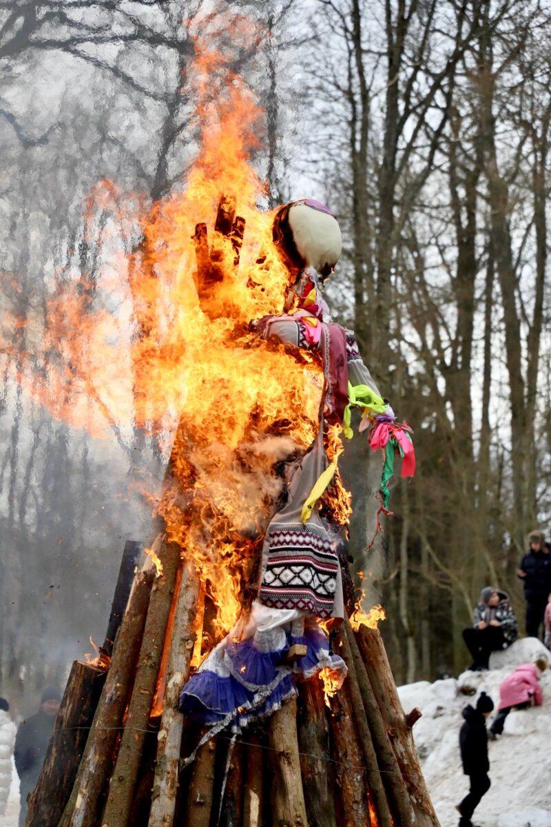 Весело, шумно и с размахом! В Несвиже отметили Масленицу