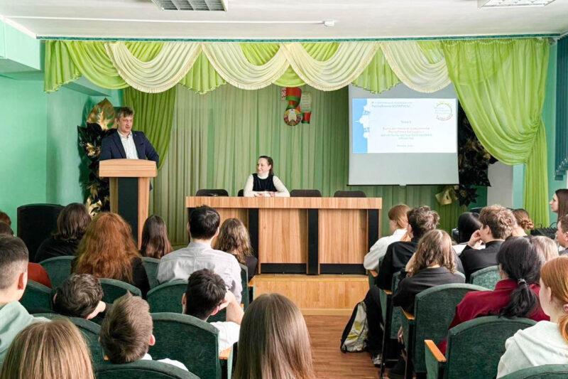 В учреждениях образования Несвижчины состоялись встречи с представителями промышленного комплекса района