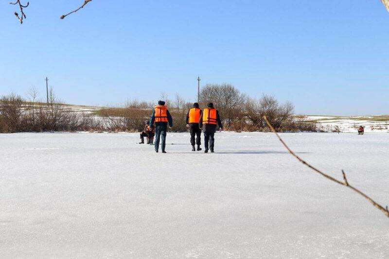 Несвижские спасатели совместно с ОСВОД провели рейд по весенним водоёмам