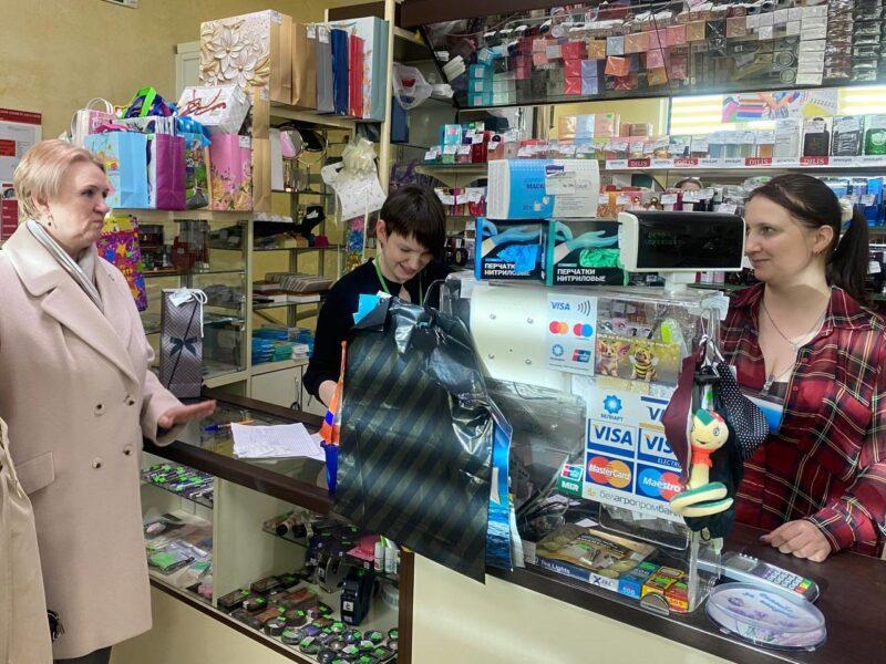 Елена Журавлёва провела личный приём граждан и прямую телефонную линию в Сновском сельисполкоме