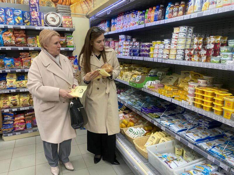 Елена Журавлёва провела личный приём граждан и прямую телефонную линию в Сновском сельисполкоме