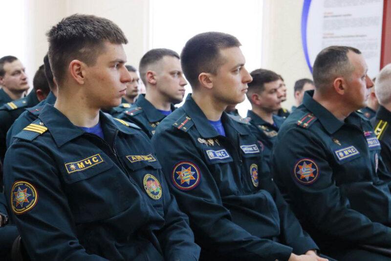 Елена Журавлёва встретилась с трудовым коллективом Несвижского РОЧС в рамках Единого дня информирования