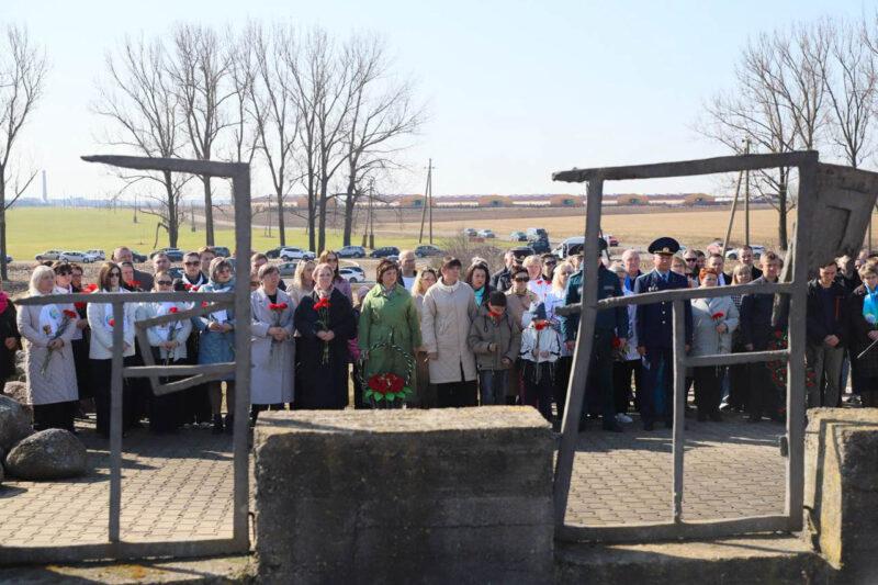 Митинг-реквием, приуроченный ко Дню памяти жертв Хатыни, состоялся у мемориала жертвам Городейского гетто