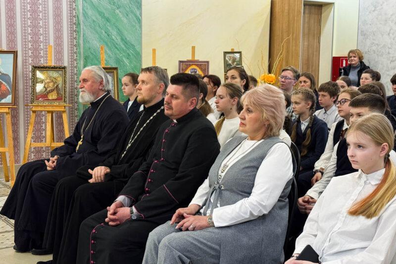У Нясвіжскім РЦК адбылося ўрачыстае адкрыццё XVIII Велікоднай выставы “Яечак сёлета багата — мы шчыра сустракаем свята”.