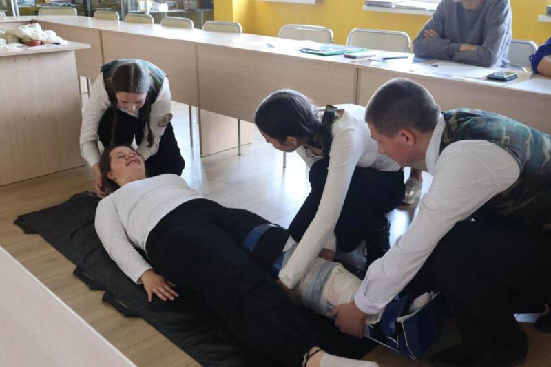 В Несвижском районе определили сильнейших юных спасателей-пожарных