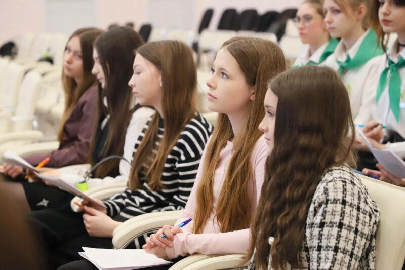 Выбираем профессию: в Несвиже прошёл районный форум «ПРОФстарт»