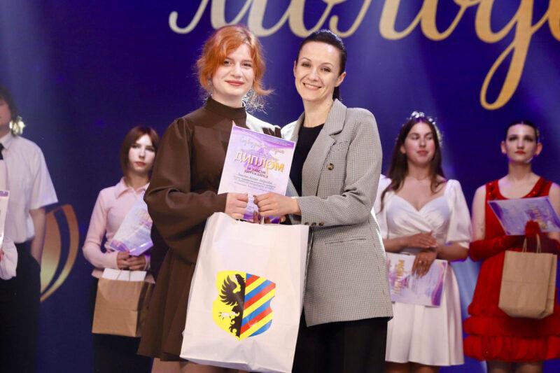 Несвижчина зажигает новые звезды: в Несвижском РЦК состоялся районный фестиваль «Созвездие молодых»